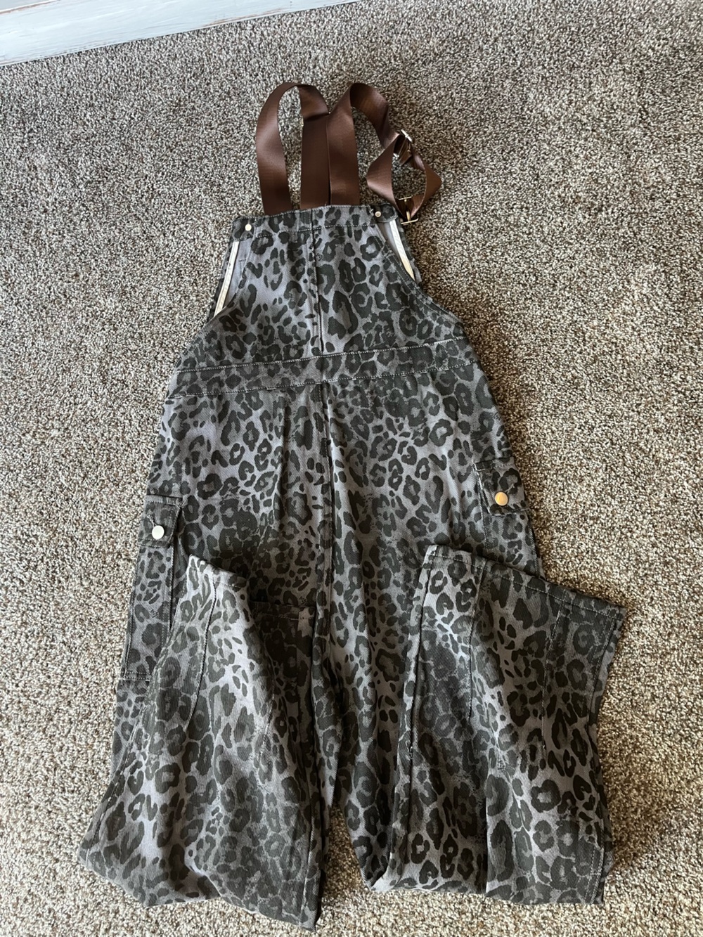 Leopard Print Cargo Overalls in Charcoal Gray - Picture 4 of 5